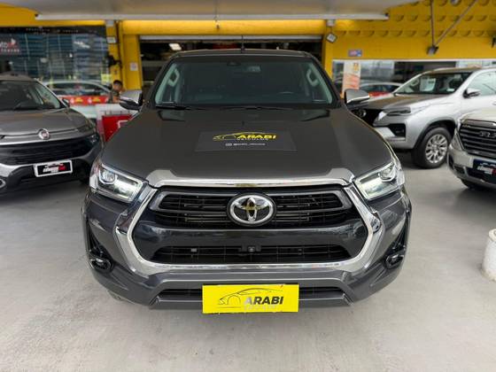 TOYOTA HILUX 2.8 D-4D TURBO DIESEL CD SRX 4X4 AUTOMÁTICO